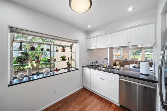 $4,500 | 425 Cerromar Terrace, Unit 359, Venice, FL 34293