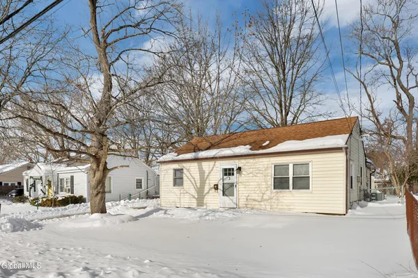 $2,500 | 3 Miracle Lane, Colonie, NY 12211