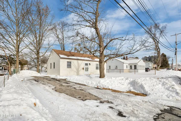 $2,500 | 3 Miracle Lane, Colonie, NY 12211