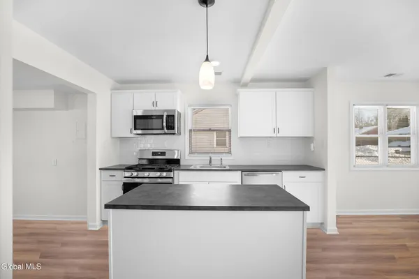 $2,500 | 3 Miracle Lane, Colonie, NY 12211