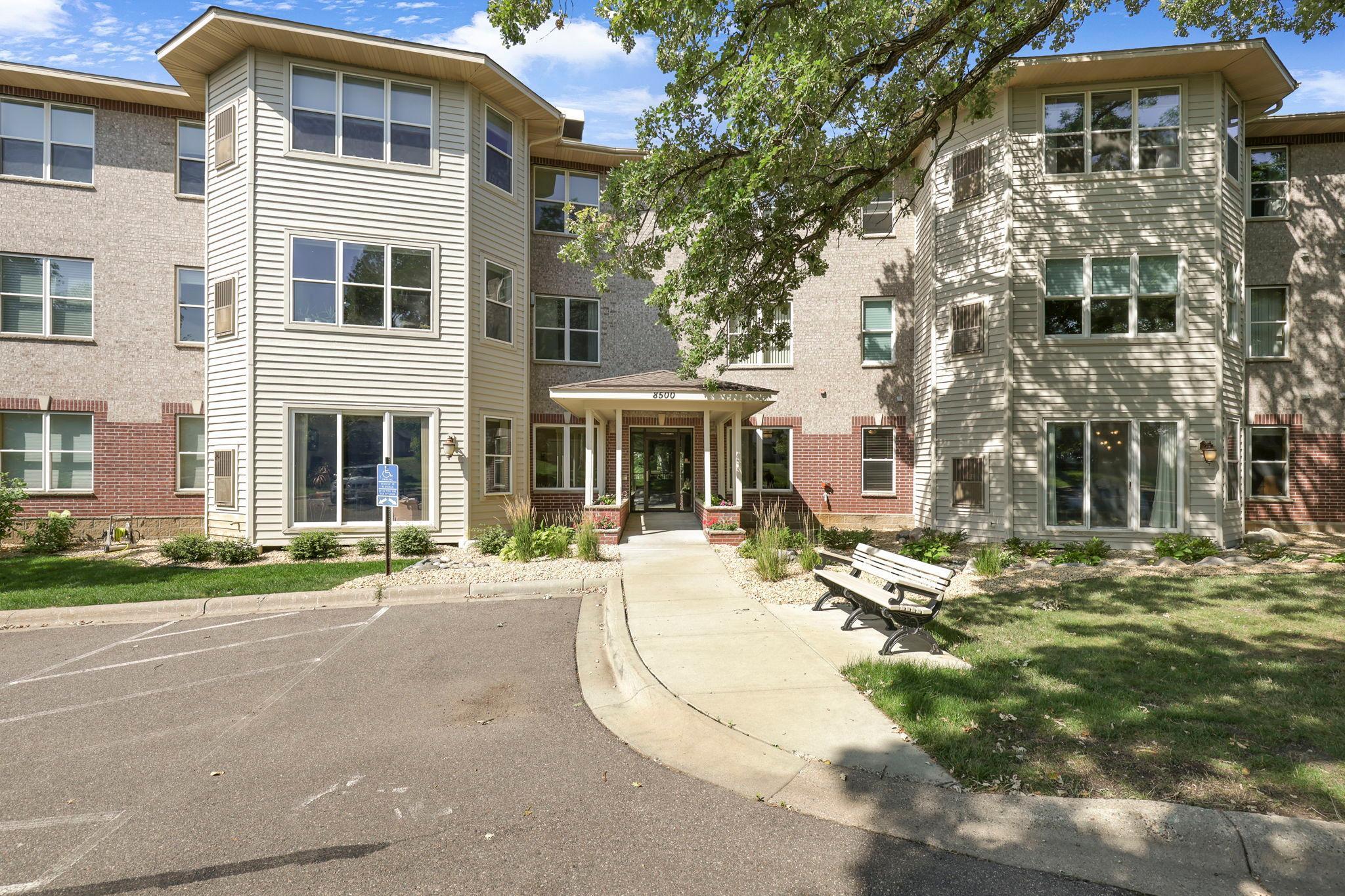 8500 Franlo Road, Unit 103 Eden Prairie, MN 55344 - Photo 5 of 39