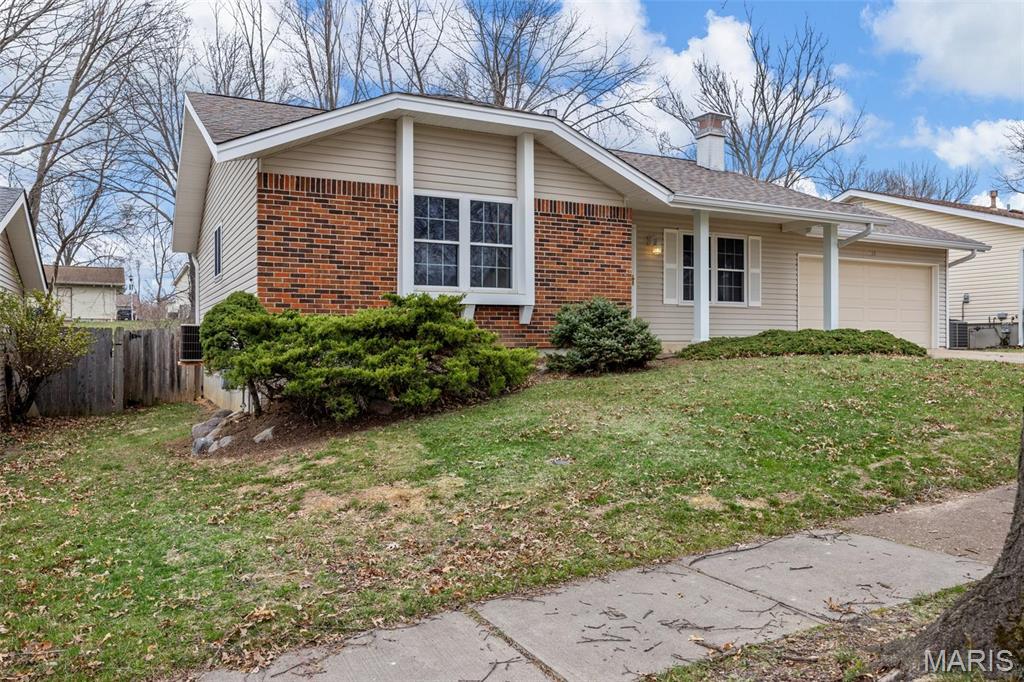 215 Shadyoak Drive Ballwin, MO 63021 - Photo 2 of 31