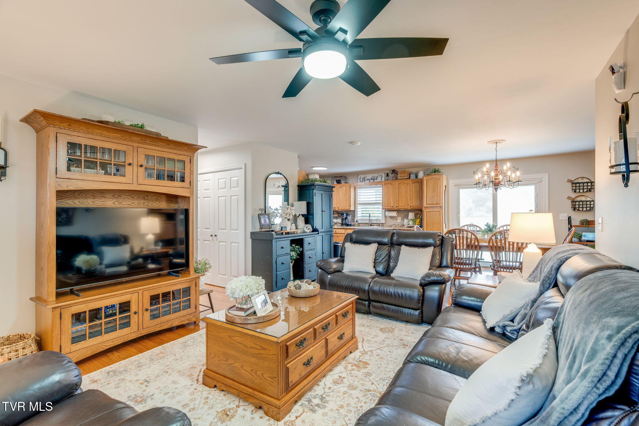 69 Pine Ridge Drive Afton, TN 37616 - Photo 7 of 38 007 (23)