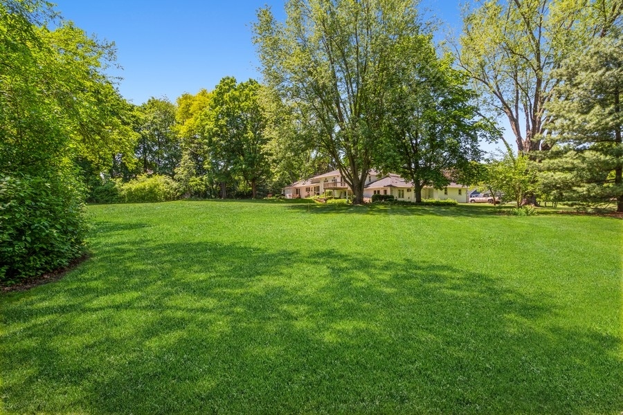 425 Cumnock Road Inverness, IL 60067 - Photo 4 of 25