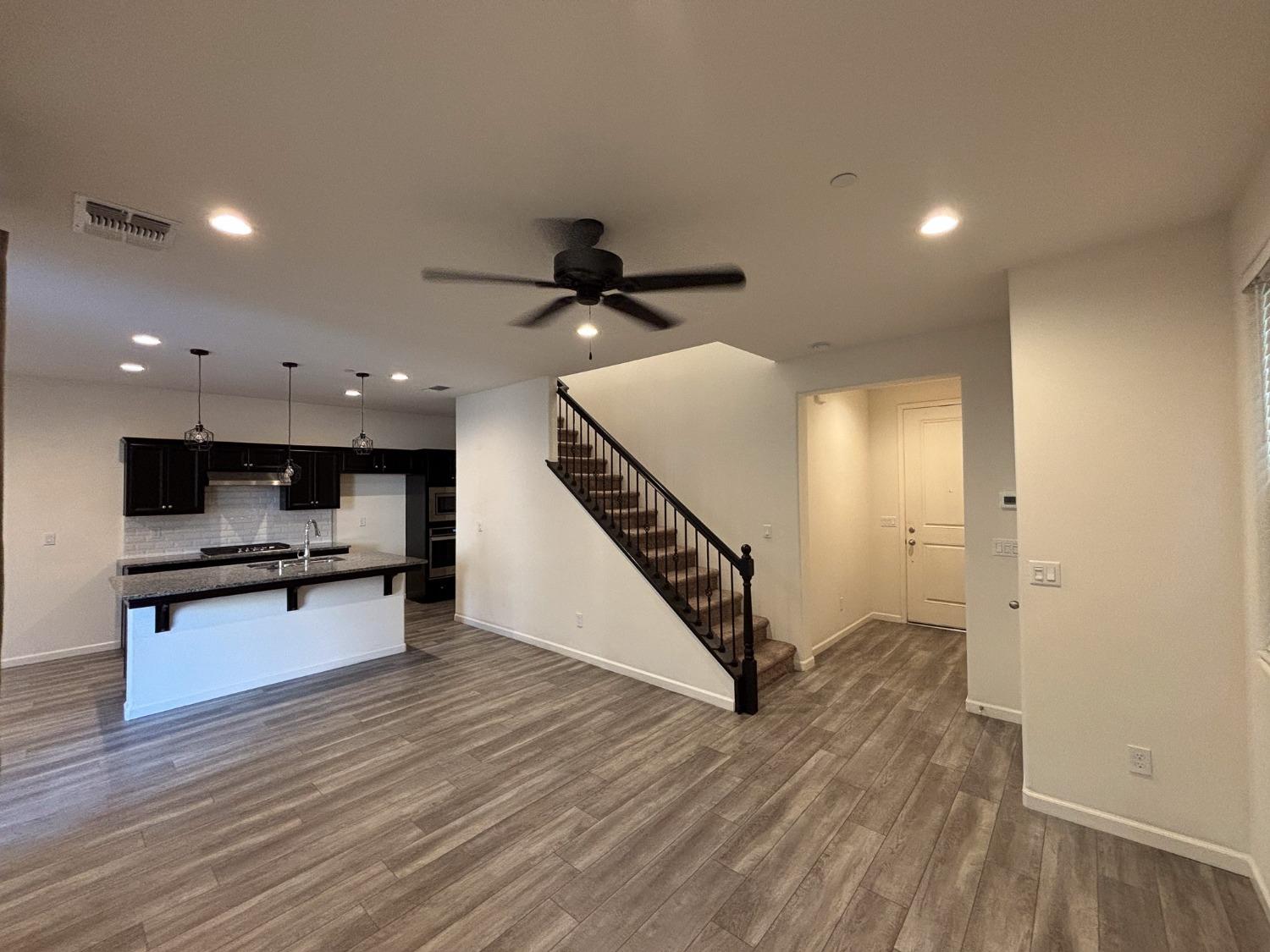 827 Fir Street West Madera, CA 93636 - Photo 4 of 63