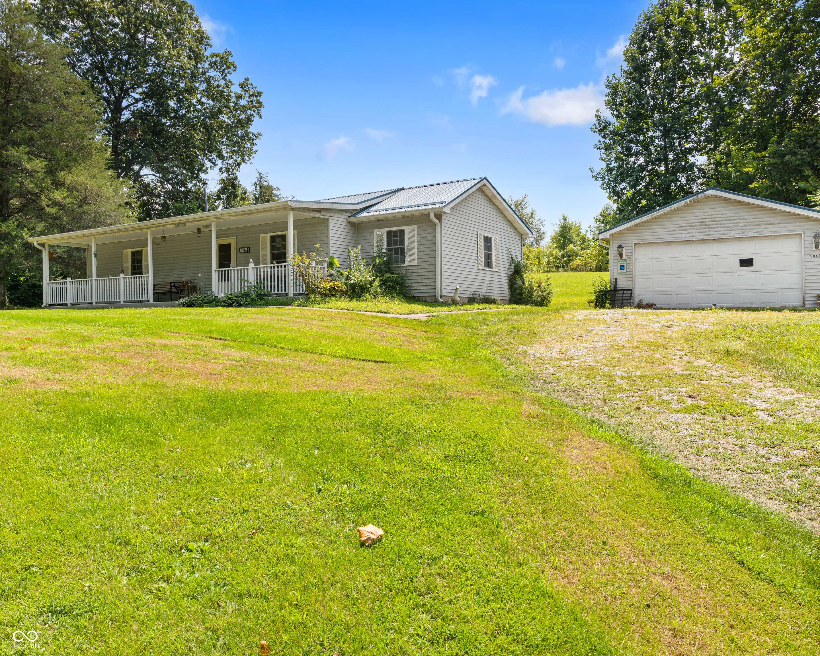 5842 East Michaels Road Bloomfield, IN 47424 - Photo 2 of 19