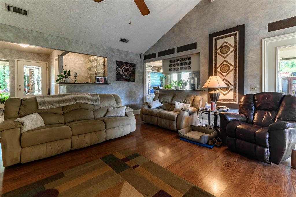 1029 Springfield Street Mansfield, TX 76063 - Photo 6 of 29