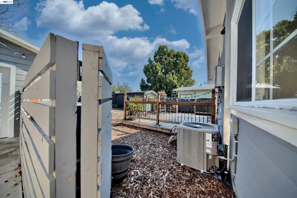 $630,000 | 5706 Brookdale Avenue, Oakland, CA 94605