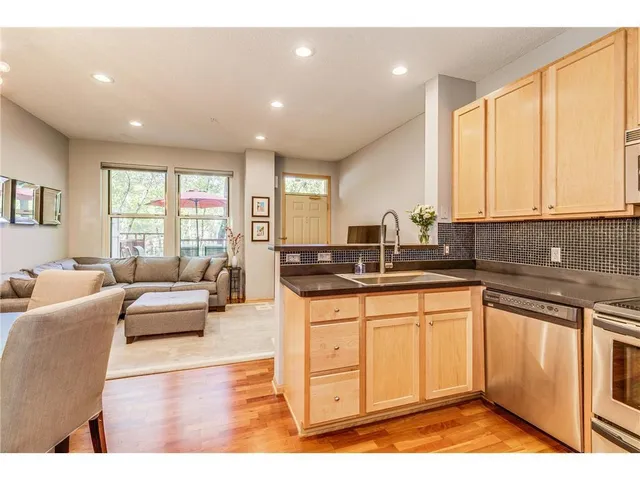 $2,000 | 560 North 2nd Street, Unit 114, Minneapolis, MN 55401