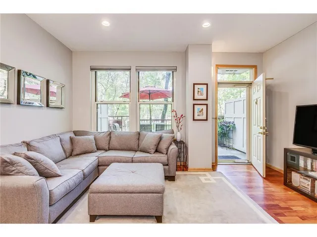 $2,000 | 560 North 2nd Street, Unit 114, Minneapolis, MN 55401