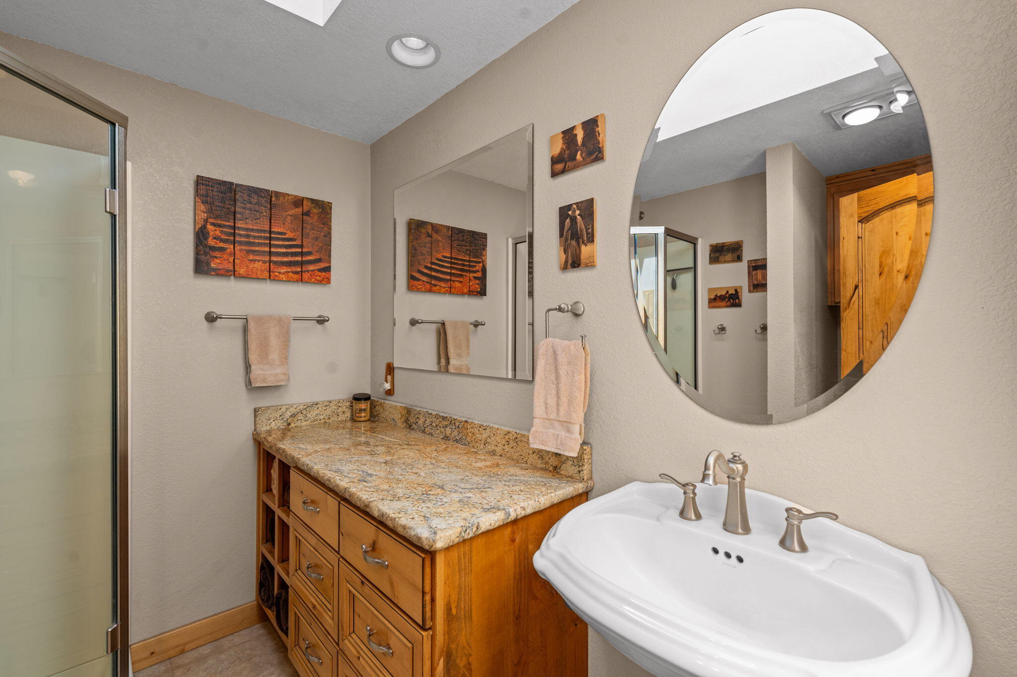 17375 Jordan Road Sisters, OR 97759 - Photo 39 of 63 Third full bathroom