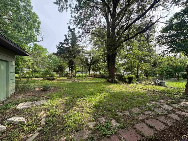 $184,900 | 1614 West 12th Avenue, Emporia, KS 66801