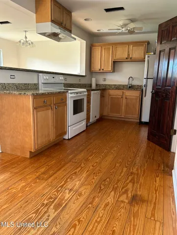 $1,225 | 590 Royal Oak Drive, Unit 12, Pass Christian, MS 39571