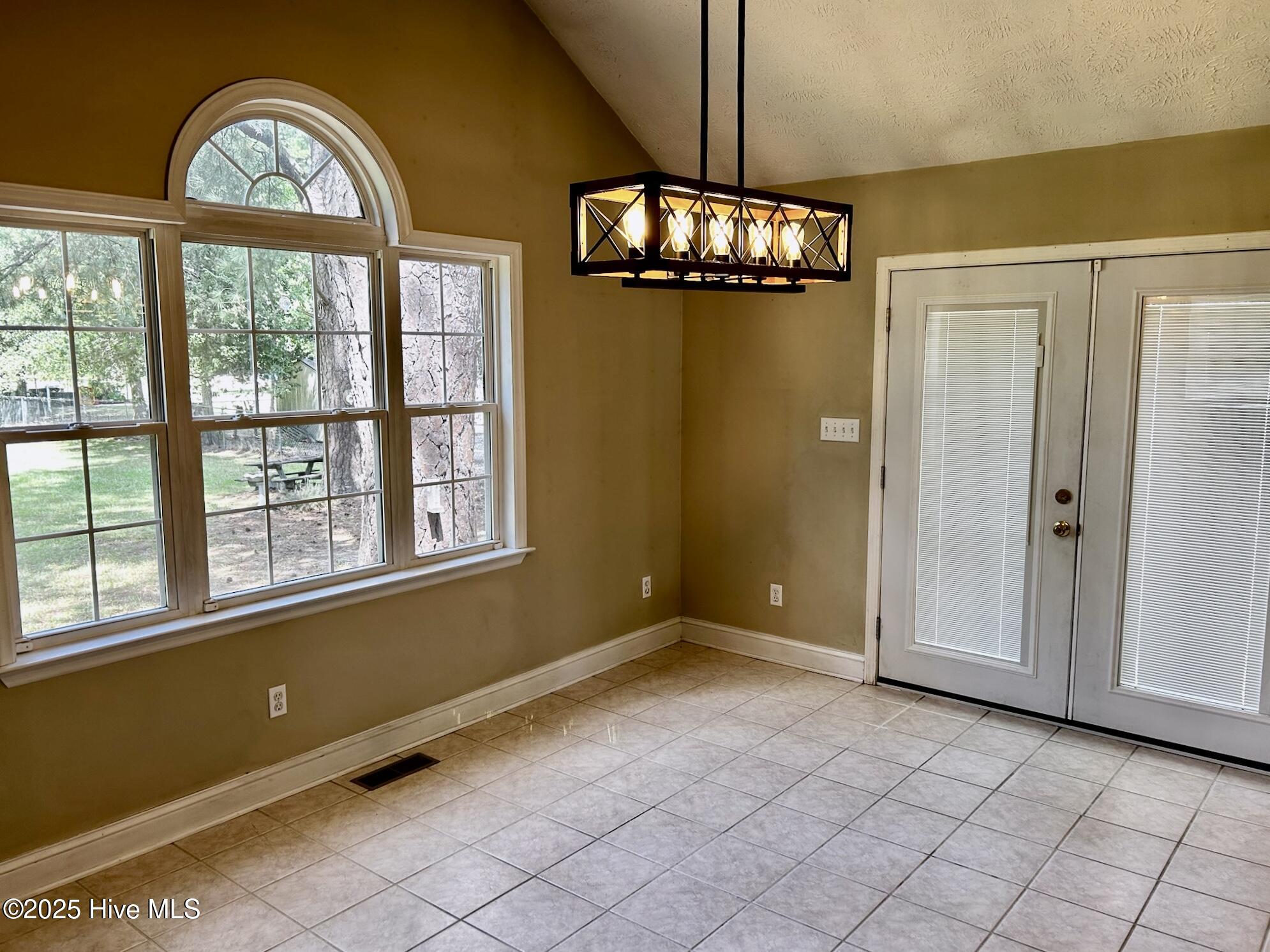 120 Parker Street Rockingham, NC 28379 - Photo 11 of 32 dining room