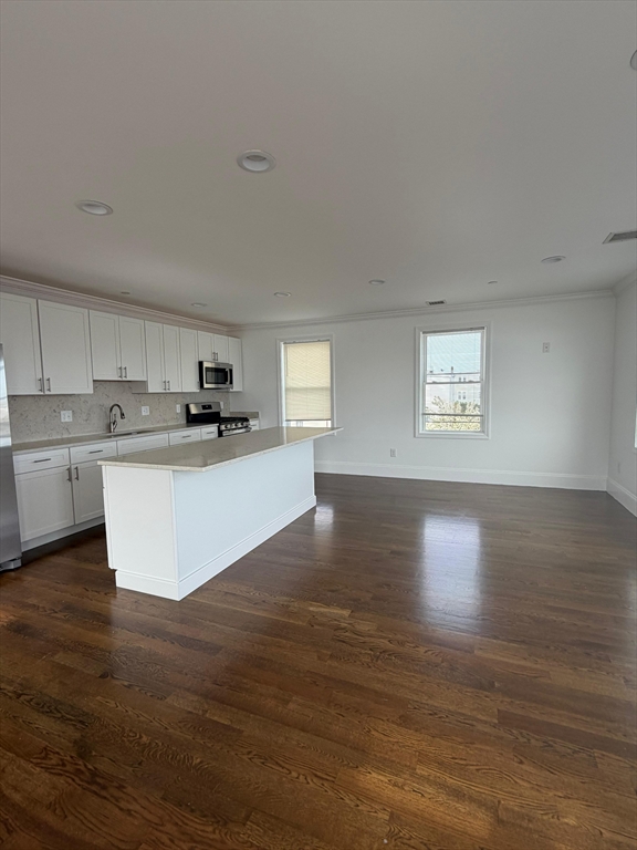 375 Crescent Avenue, Unit 6 Chelsea, MA 02150 - Photo 3 of 13