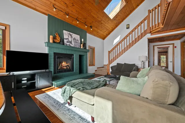 $779,000 | 527 Hannah Loop, Unit 58, Carroll, NH 03595