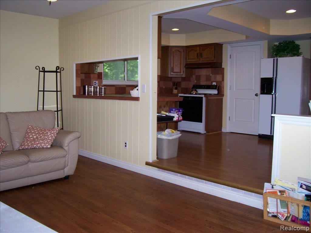 14247 Merriman Road Livonia, MI 48154 - Photo 9 of 19 FAMILY ROOM 2