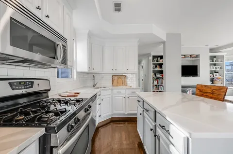 $799,000 | 720 East 8th Street, Unit 2, Boston, MA 02127