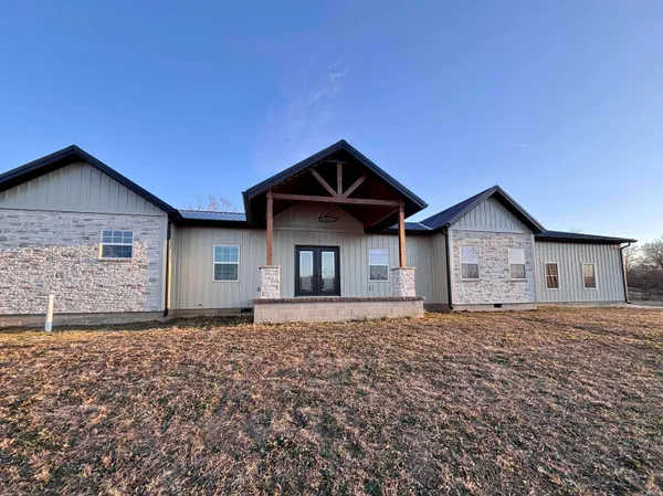 $499,900 | 2267 Old Highway 60 West, Mitchell, IN 47446