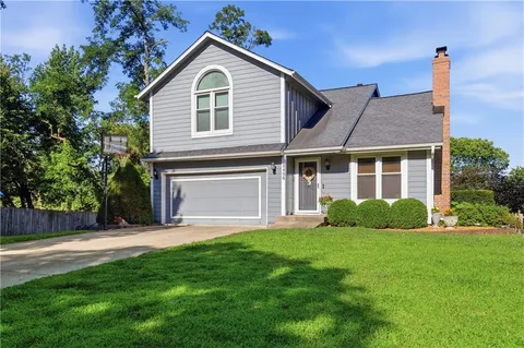 $399,950 | 8406 North Crawford Avenue, Kansas City, MO 64153