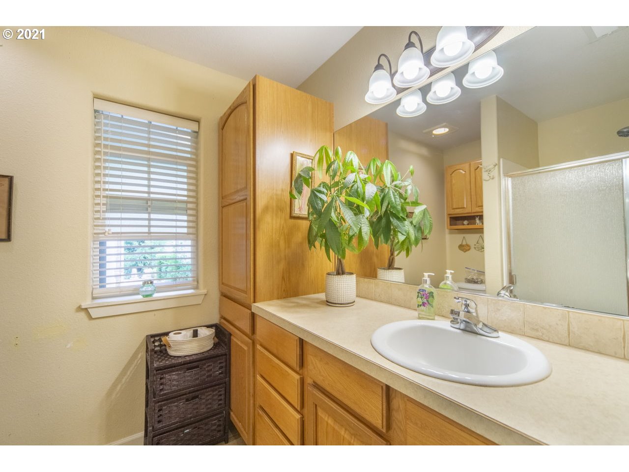 424 Walnut Way Silverton, OR 97381 - Photo 16 of 32 Gallery Image 16