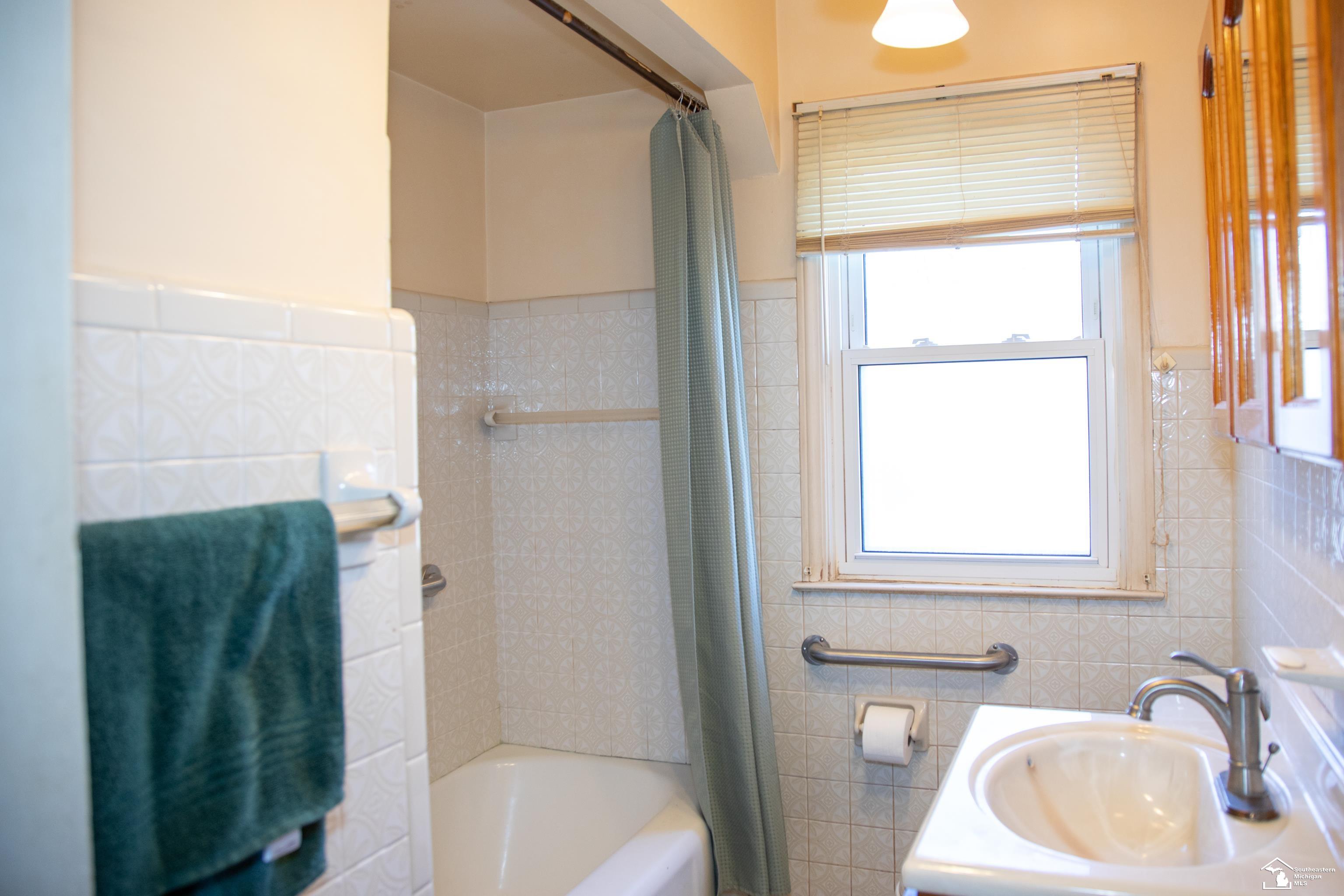 15708 Goddard Road Allen Park, MI 48101 - Photo 16 of 33