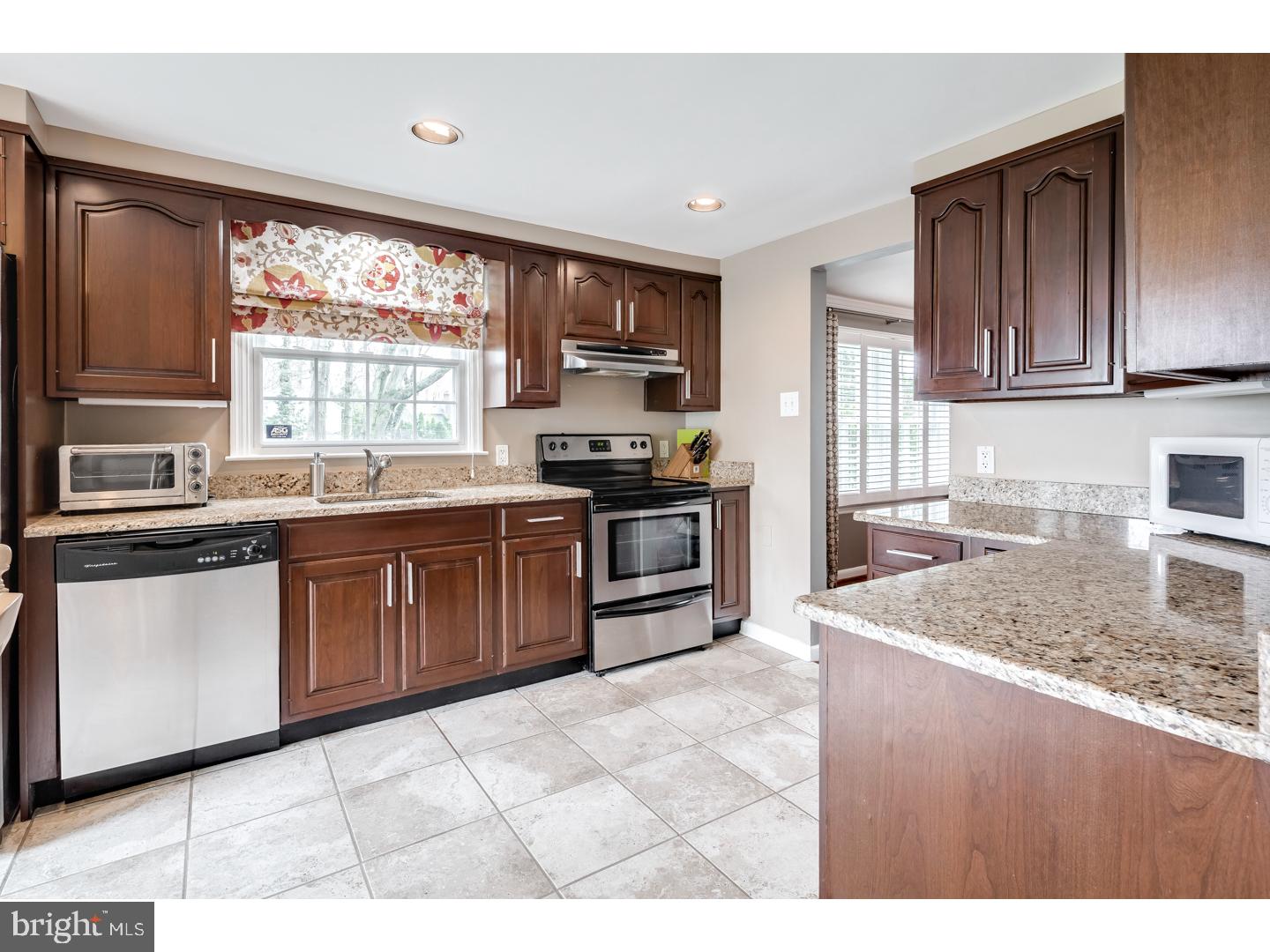 425 Pelham Road Cherry Hill, NJ 08034 - Photo 6 of 25 Gallery Image 6