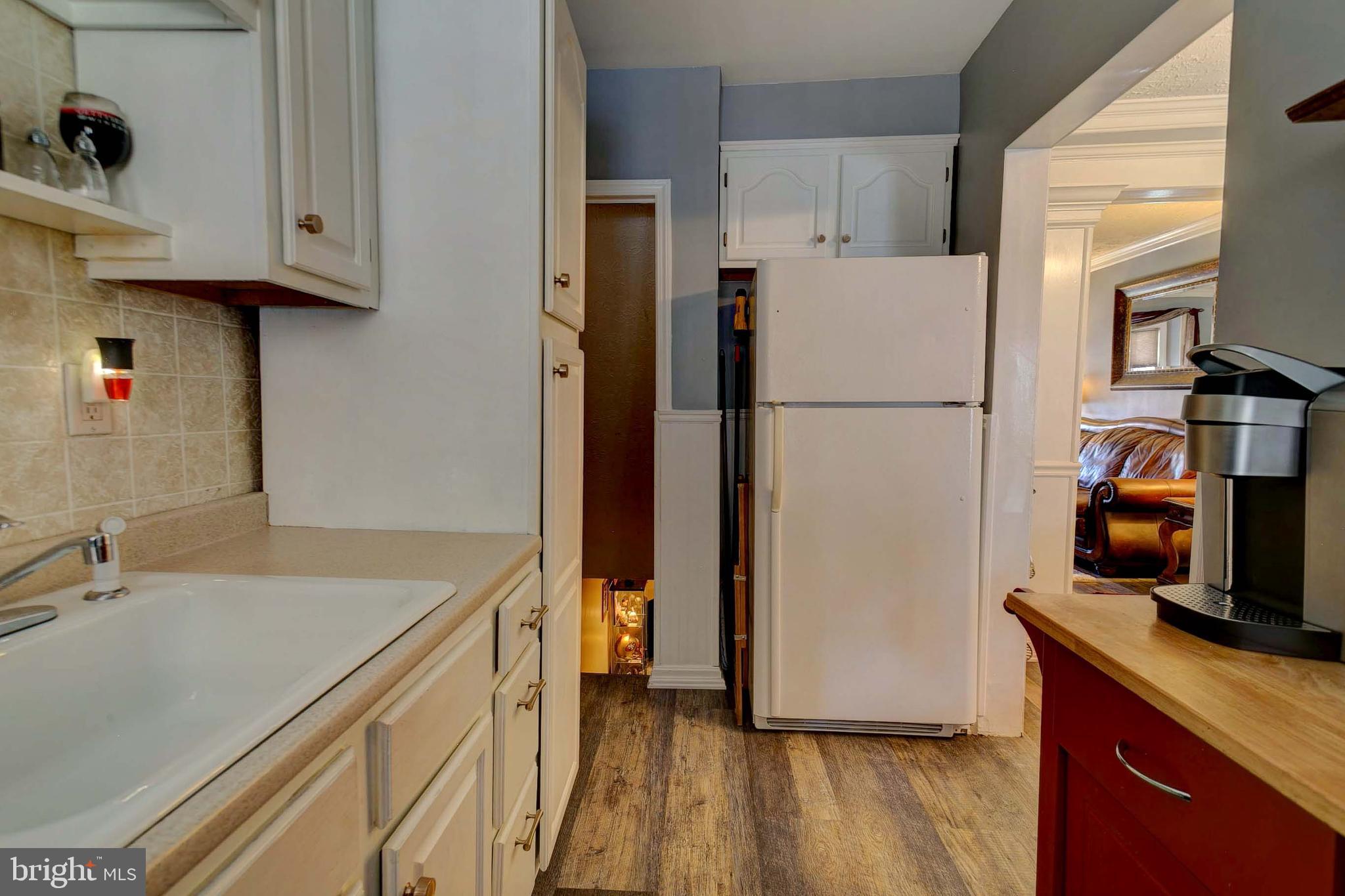 315 Torner Road Baltimore, MD 21221 - Photo 16 of 35 New flooring 2019