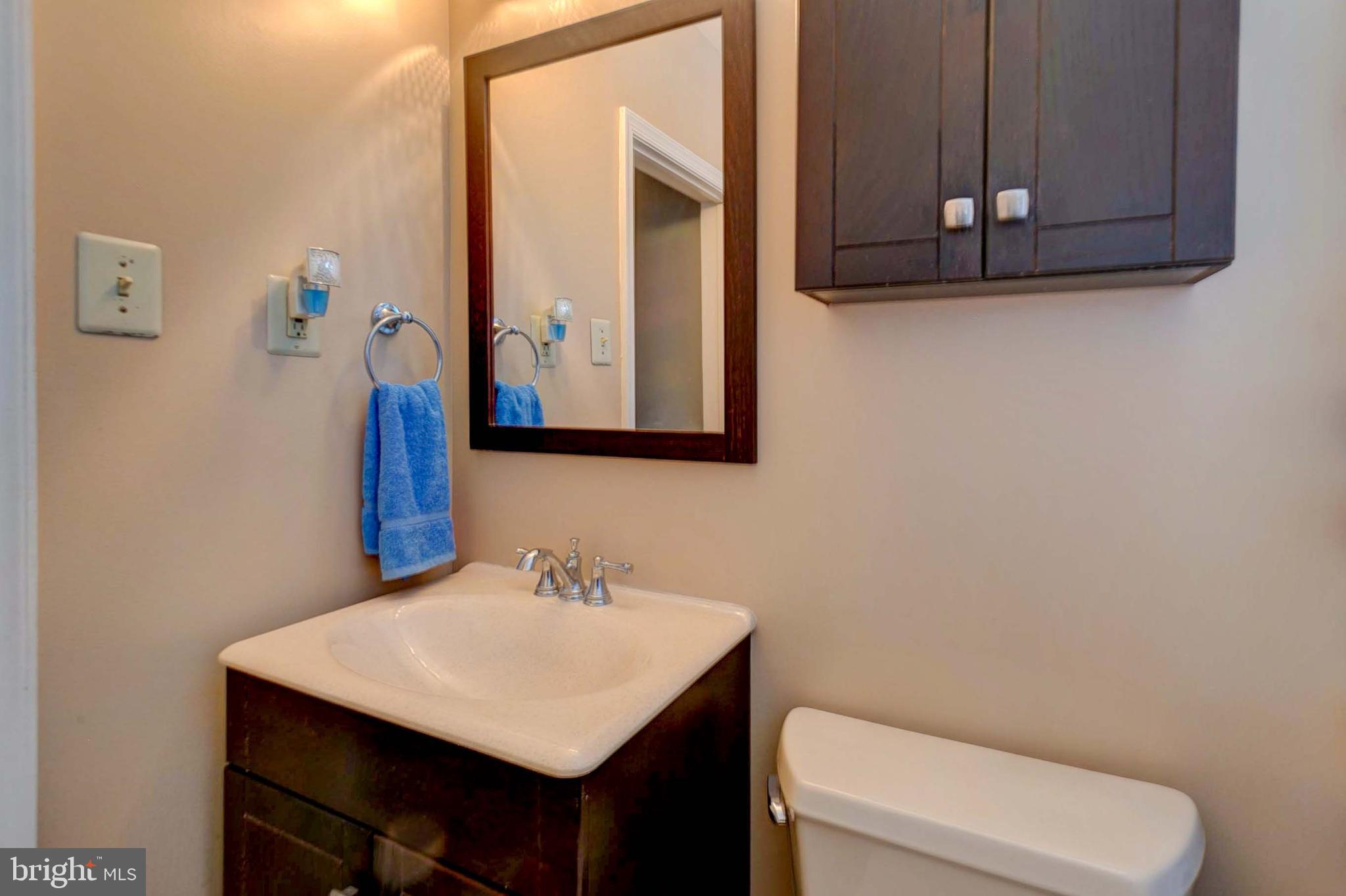 315 Torner Road Baltimore, MD 21221 - Photo 18 of 35 Upper Level hall full bath
