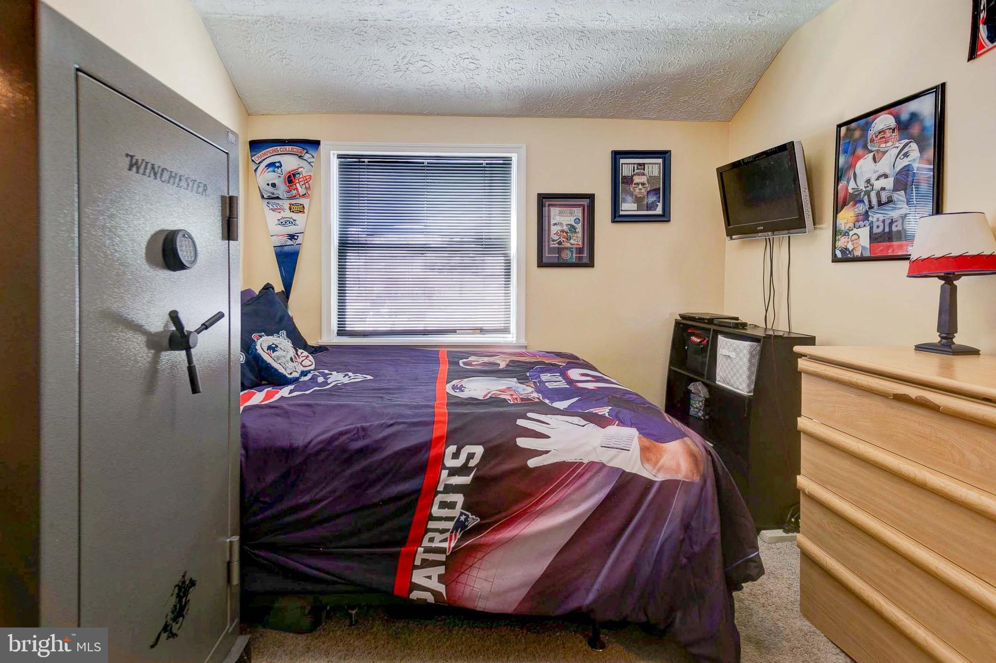 315 Torner Road Baltimore, MD 21221 - Photo 20 of 35 Bedroom 2