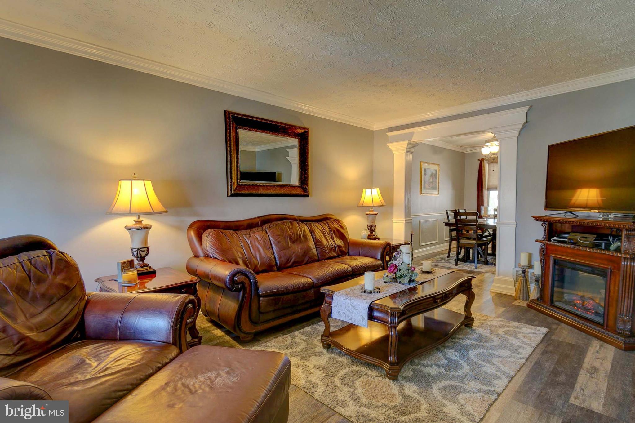 315 Torner Road Baltimore, MD 21221 - Photo 7 of 35 Main level living room