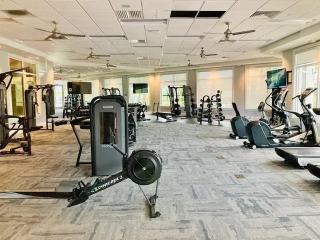 $2,885 | 6515 Clairborne Lane, Bradenton, FL 34211