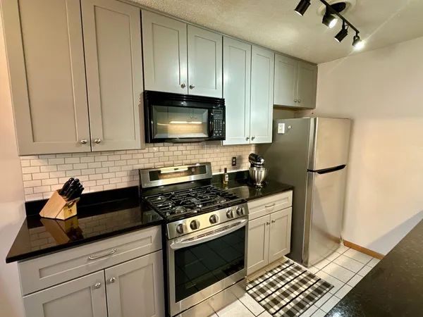 $265,000 | 1621 City View Drive, Eagan, MN 55121