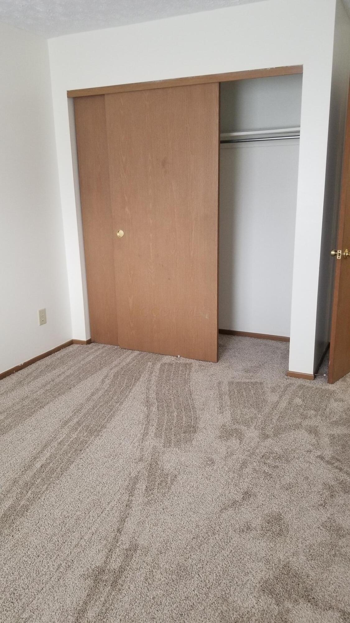 3965 Karl Road, Unit 301 Columbus, OH 43224 - Photo 17 of 18 2nd bedroom