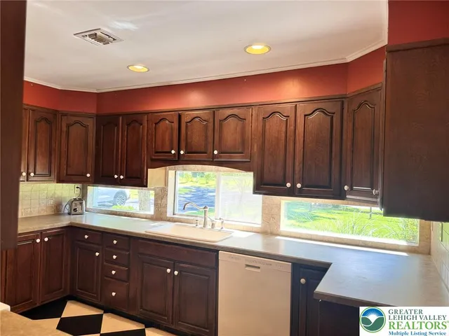 $3,000 | 2667 Washington Lane, Bethlehem, PA 18015