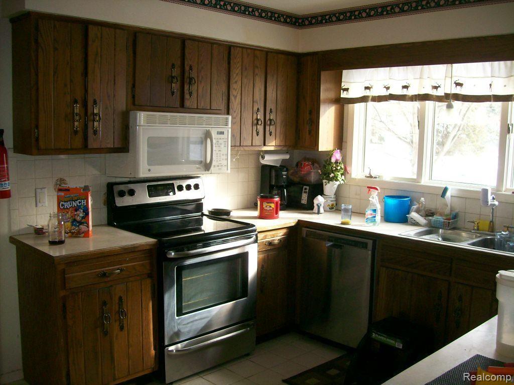 912 East River Road Flushing, MI 48433 - Photo 6 of 19