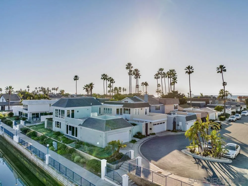 4 GingerTree Lane Coronado, CA 92118 - Photo 46 of 54 a view of a city