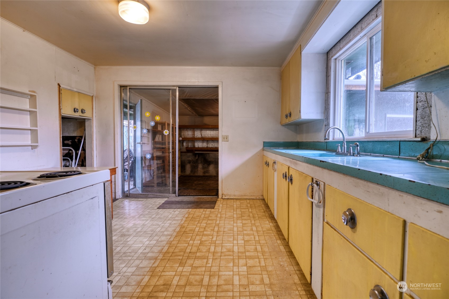 1365 Gulf Road Point Roberts, WA 98281 - Photo 4 of 26 Gallery Image 4
