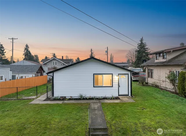 $409,995 | 1658 South 44th Street, Tacoma, WA 98418