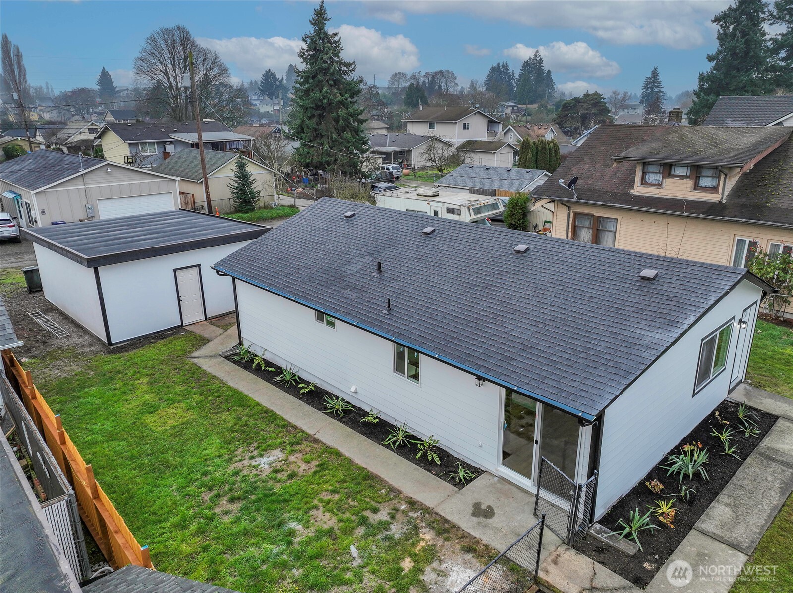 1658 South 44th Street Tacoma, WA 98418 - Photo 4 of 29