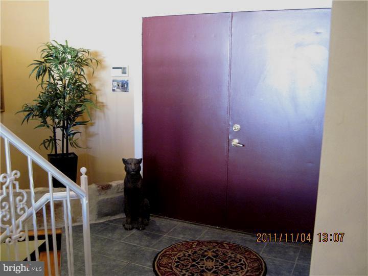1924 Kings Point Road Cherry Hill, NJ 08003 - Photo 3 of 19 Foyer