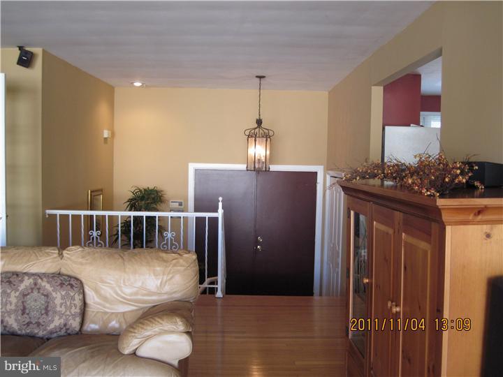 1924 Kings Point Road Cherry Hill, NJ 08003 - Photo 4 of 19 Living Room