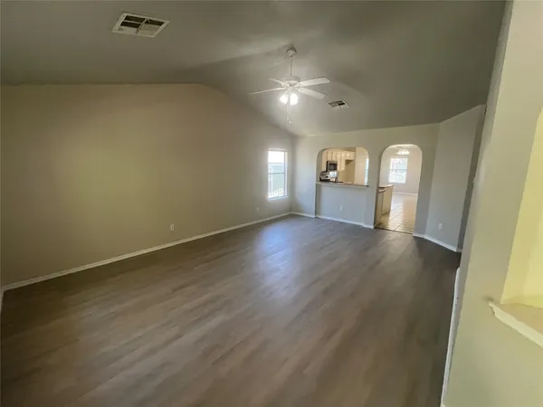 $2,150 | 713 Hogan, Kyle, TX 78640