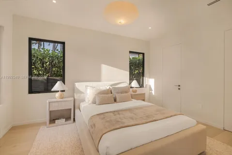 $4,195,000 | 4430 Royal Palm Avenue, Miami Beach, FL 33140