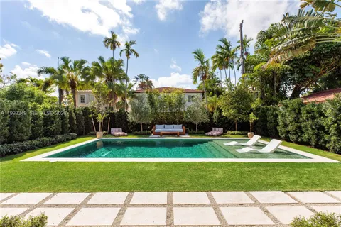 $4,195,000 | 4430 Royal Palm Avenue, Miami Beach, FL 33140