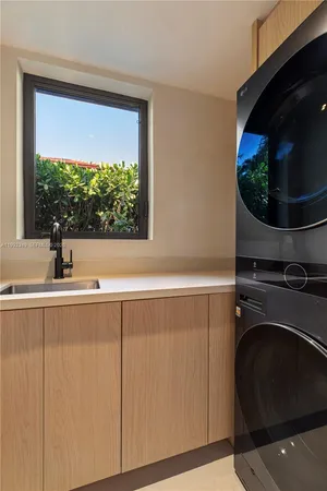 $4,400,000 | 4430 Royal Palm Avenue, Miami Beach, FL 33140