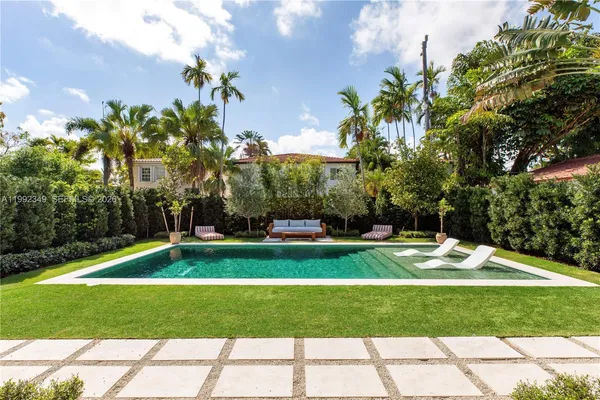 $4,400,000 | 4430 Royal Palm Avenue, Miami Beach, FL 33140