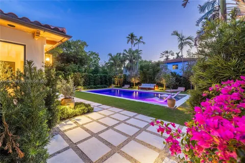 $4,195,000 | 4430 Royal Palm Avenue, Miami Beach, FL 33140