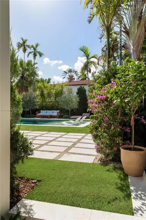 $4,400,000 | 4430 Royal Palm Avenue, Miami Beach, FL 33140