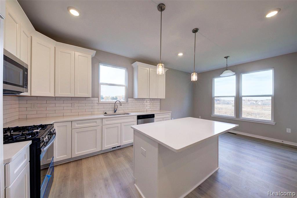 2014 Shale Drive Howell, MI 48843 - Photo 11 of 36